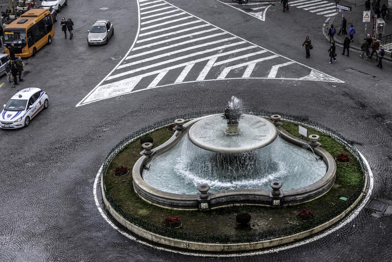 Appartamento Sul Teatro San Carlo ナポリ エクステリア 写真